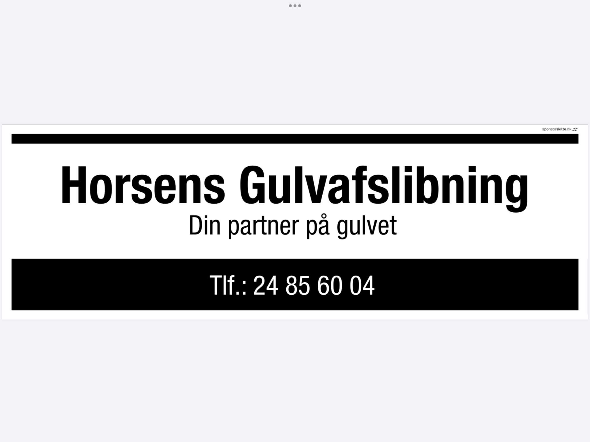 Horsens Gulvafslibning logo med kontaktinformation og slogan "Din partner på gulvet". Telefonnummer: 24 85 60 04.