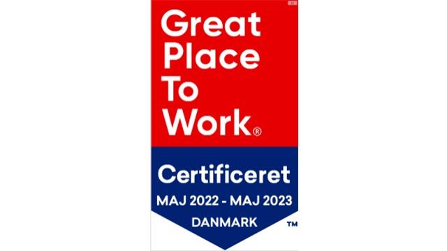 Certifikat for "Great Place To Work" i Danmark, gyldigt fra maj 2022 til maj 2023.